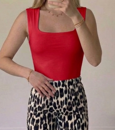 Body Delia rouge
